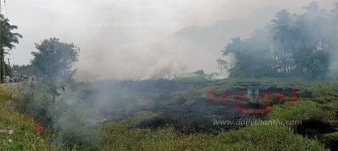 பூதப்பாண்டி அருகே குளத்தின் நடுவே பற்றி எரிந்த தீ