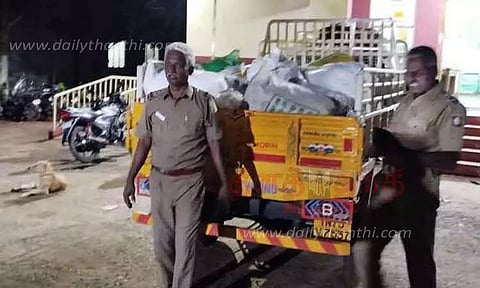 2 டன் ரேஷன் அரிசி பறிமுதல்