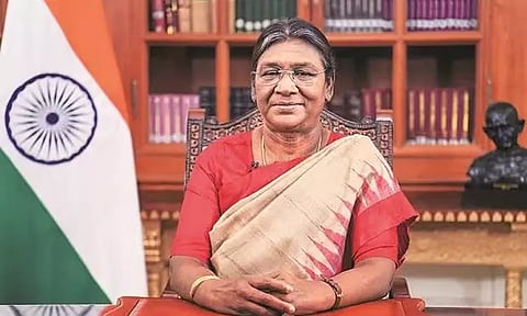 பாதுகாப்பு படையினருக்கு வீரதீர செயல்களுக்காக 412 விருதுகள் - ஜனாதிபதி ஒப்புதல்