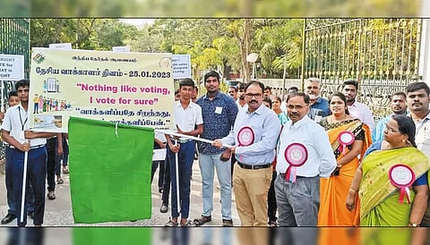 வாக்காளர் தினத்தையொட்டி வாக்களிப்பதின் அவசியத்தை வலியுறுத்தி விழிப்புணர்வு பேரணி