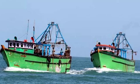இலங்கை கடற்படை பறிமுதல் செய்த படகுகளை கோர்ட்டு மூலம் மீட்க யாழ்ப்பாணம் சென்ற தமிழக மீனவர்கள்