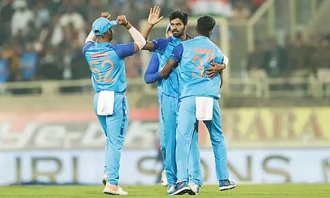 கான்வே, டேரில் மிட்சேல் அரைசதம்: இந்தியாவுக்கு 177 ரன்கள் இலக்கு நிர்ணயித்தது நியூசிலாந்து