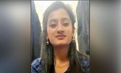 காதல் விவகாரம்: மருத்துவ மாணவி ஆணவ கொலை..!