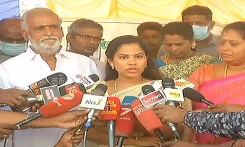 அண்ணா சாலையில் சுவர் இடிந்து விழுந்ததில் பெண் பலியான சம்பவம் குறித்து விசாரணை நடத்தப்படும் - மேயர் பிரியா