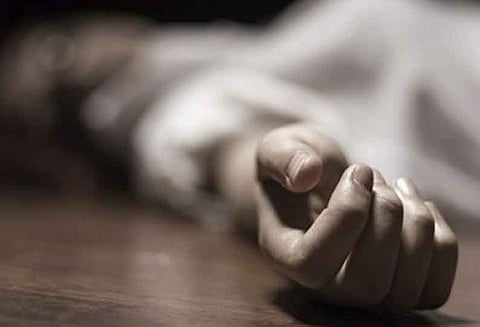 தீக்காயங்களுடன் ஆண் பிணம்