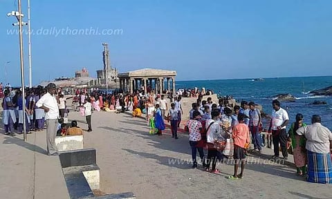 கன்னியாகுமரியில் சுற்றுலா பயணிகள் கூட்டம்