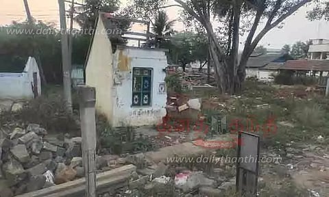 கட்டிட இடிபாடுகளுடன் காட்சியளிக்கும் ஆக்கிரமிப்புகள் அகற்றப்பட்ட பகுதியை சீரமைக்க கோரிக்கை