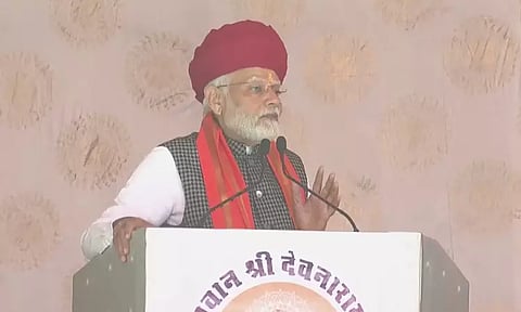 சமூகத்தின் அனைத்து பிரிவினரையும் மேம்படுத்த அரசு பாடுபடுகிறது - பிரதமர் மோடி