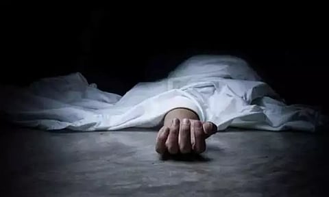 காஷ்மீர்: ஒரே குடும்பத்தை சேர்ந்த 4 பேர் மர்மமான முறையில் உயிரிழப்பு