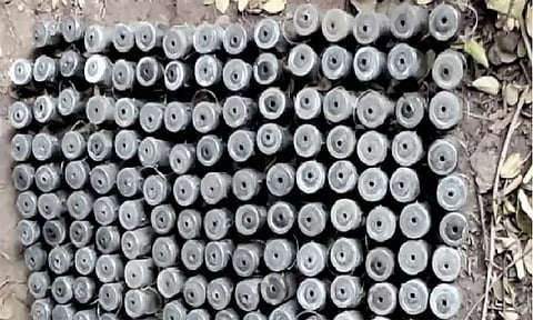 அவுரங்காபாத்தில் 162 நாட்டு வெடிகுண்டுகள் கண்டெடுப்பு..!