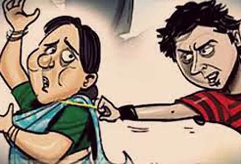 திருவிழாவில் பெண்களிடம் நகைப்பறிப்பு