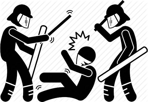 வாலிபரை தாக்கி கொலை மிரட்டல்