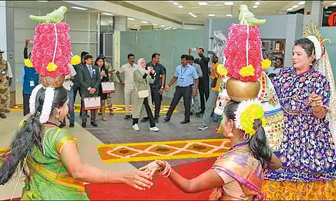 ஜி20 மாநாடு தொடர்பான கூட்டத்தில் பங்கேற்க வெளிநாட்டு பிரதிநிதிகள் சென்னை வரத்தொடங்கினர்