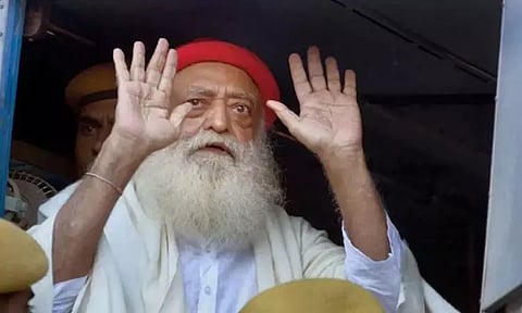 2013 ஆம் ஆண்டு பெண் சீடரை கற்பழித்த வழக்கு: சாமியார் ஆசரம் பாபுவுக்கு ஆயுள் தண்டனை