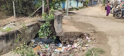 அடிப்படை வசதிக்காக ஏங்கும் மக்கள்