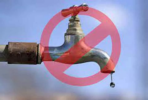 மும்பையில் 24 மணி நேரத்துக்கு மேல் குடிநீர் வினியோகம் பாதிப்பு; பொதுமக்கள் கடும் அவதி