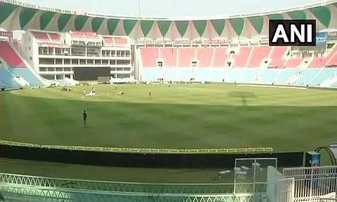 விமர்சனங்கள் எதிரொலி: லக்னோ ஆடுகளத்தின் பராமரிப்பாளர் அதிரடி நீக்கம்