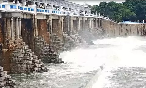 கண்டலேறு அணையில் இருந்து பூண்டி ஏரிக்கு தண்ணீர் திறப்பு நிறுத்தம்