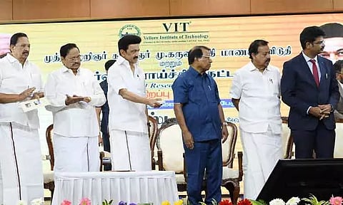 வேலூர்:'கருணாநிதி மாணவர் விடுதி' - முதல் அமைச்சர் திறந்து வைத்தார்