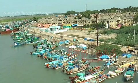 அறுவடைக்கு தயாரான நெற்பயிர்கள் சாய்ந்தன