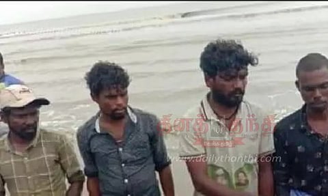 கடலில் தத்தளித்த மீனவர்கள் கரை திரும்பினர்