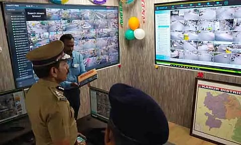 கரூர் மாவட்ட போலீஸ் சூப்பிரண்டு அலுவலகத்தில் நவீன கட்டுப்பாட்டு அறை: டி.ஜி.பி. சைலேந்திரபாபு திறந்து வைத்தார்