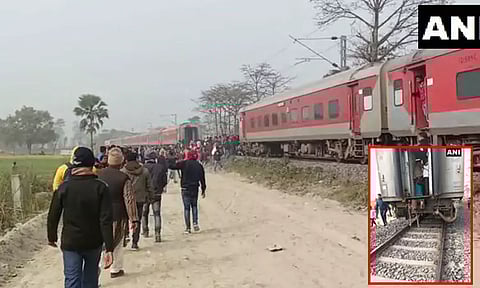 பீகார்: எக்ஸ்பிரஸ் ரெயிலின் 5 பெட்டிகள் என்ஜினில் இருந்து கழன்றன