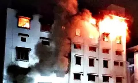 சிவகாசியில் எலக்ட்ரிக்கல் கடையில் தீ விபத்து - ரூ.4 கோடி பொருட்கள் எரிந்து நாசம்