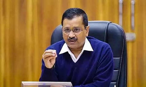 ஆசிரியர்களை பயிற்சிக்காக வெளிநாடு அனுப்பும் திட்டம் - டெல்லி துணை நிலை கவர்னர் அனுமதி அளிக்க கெஜ்ரிவால் கோரிக்கை