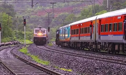 ரெயில்வே துறைக்கு சிவில் சர்வீசஸ் தேர்வு மூலம் அதிகாரிகள் நியமனம் - ரெயில்வே அமைச்சகம் அறிவிப்பு