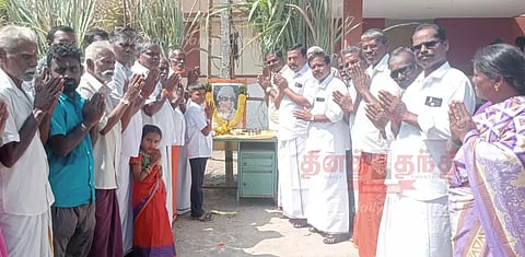 அண்ணா நினைவு நாள் கடைபிடிப்பு