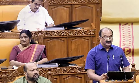 கேரள சட்டசபையில் பட்ஜெட் தாக்கல் பெட்ரோல், டீசல், மதுபானம் விலை உயரும்