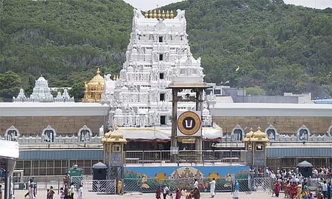திருப்பதி ஏழுமலையான் கோவிலில் தானியங்கி எந்திரம் மூலம் லட்டு தயாரிக்க முடிவு