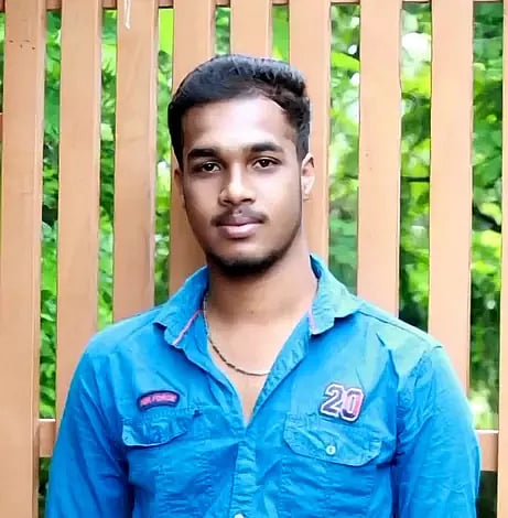 அவினாசி அருகே பொக்லைன் எந்திரம் மோட்டார்சைக்கிள் மீது மோதியதில் கல்லூரி மாணவர் பலியானார்.