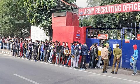 அக்னி வீரர் பணியிடங்களுக்கு இனிமேல் முதலில் நுழைவுத்தேர்வு நடத்தப்படும் - ராணுவம் அறிவிப்பு