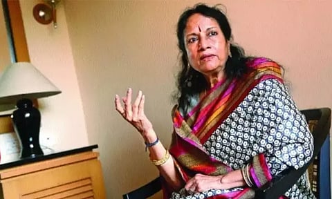 மறைந்த வாணி ஜெயராம் உடலுக்கு 30 குண்டுகள் முழங்க காவல்துறை இறுதி மரியாதை...!