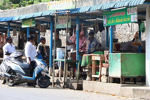 தடையை மீறி இறைச்சி, சாராயம் விற்பனை