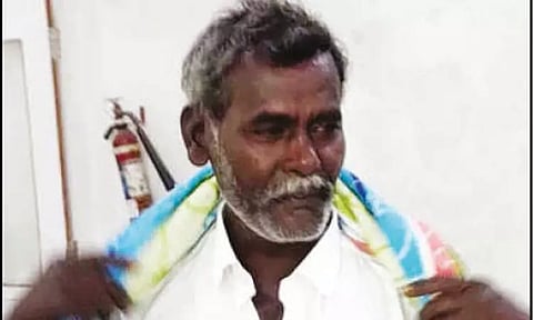 வங்கியில் கொள்ளை முயற்சி கல்லூரி மாணவரை துண்டால் மடக்கி பிடித்த முதியவர்