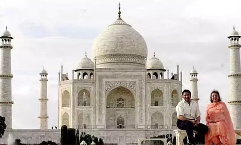 இந்திய பயணம்: தாஜ்மஹாலை நேரில் கண்ட பாக். முன்னாள் அதிபர் பர்வேஷ் முஷாரப்பின் முதல் கேள்வி...?
