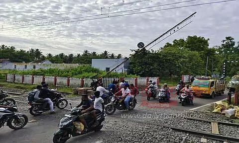 ரெயில்வே மேம்பாலம் அமைக்கப்படுமா?