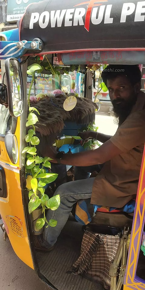 செடி, கொடிகளுடன் வலம் வரும் பசுமை ஆட்டோ