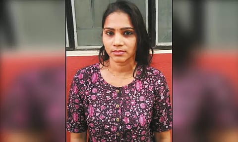 கர்ப்பிணியை தாக்கியதால் சிசு சாவு - அண்ணி கைது