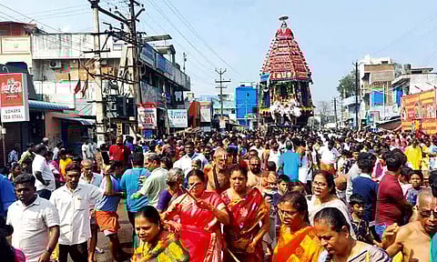 திருமழிசையில் பெருமாள் கோவிலில் தேரோட்டம் - திரளான பக்தர்கள் சாமி தரிசனம்