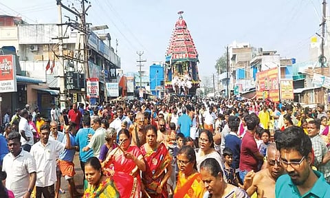 திருமழிசையில் பெருமாள் கோவிலில் தேரோட்டம்; திரளான பக்தர்கள் சாமி தரிசனம்