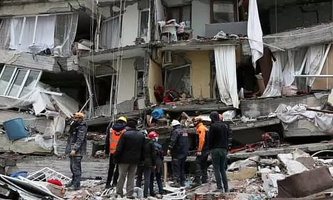 துருக்கி நிலநடுக்கம்: சமூக வலைதளத்தில் தேவையற்ற அச்சமூட்டும் பதிவுகளை வெளியிட்ட 4 பேர் கைது