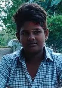 மோட்டார் சைக்கிள் மீது லாரி மோதி மாணவன் பலி