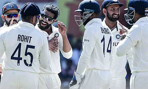 நாக்பூர் டெஸ்ட்: ஜடேஜா , அஸ்வின் சுழலில் வீழ்ந்த ஆஸ்திரேலிய அணி.! 177 ரன்களுக்கு ஆட்டமிழப்பு