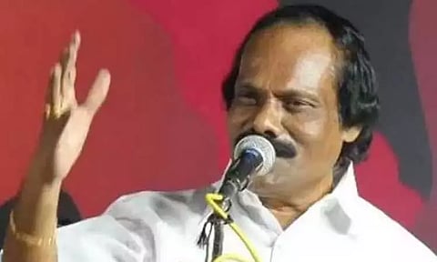 அ.தி.மு.க. தொண்டர்கள் எங்கு செல்வது என்று தெரியாமல் உள்ளனர்- திண்டுக்கல் லியோனி பேச்சு