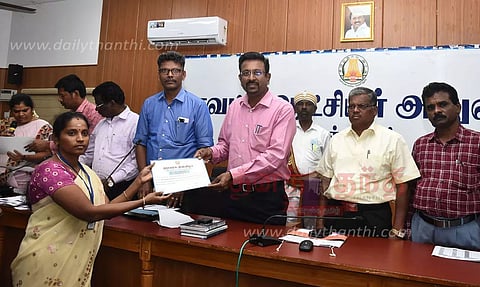 10, 11, 12-ம் வகுப்பு பொதுத்தேர்வில் தஞ்சை மாவட்டம் 100 சதவீதம் தேர்ச்சி இலக்கை எட்ட வேண்டும்கலெக்டர் தினேஷ் பொன்ராஜ் ஆலிவர் அறிவுறுத்தல்