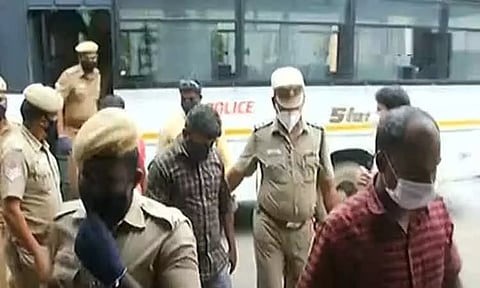 சாத்தான்குளம் தந்தை-மகன் கொலை வழக்கு; கைது செய்யப்பட்ட காவலருக்கு மூச்சுத்திணறல் - மருத்துவமனையில் அனுமதி